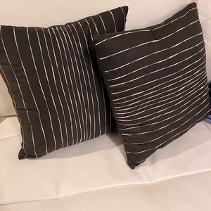 Home Collection pillow x 2
